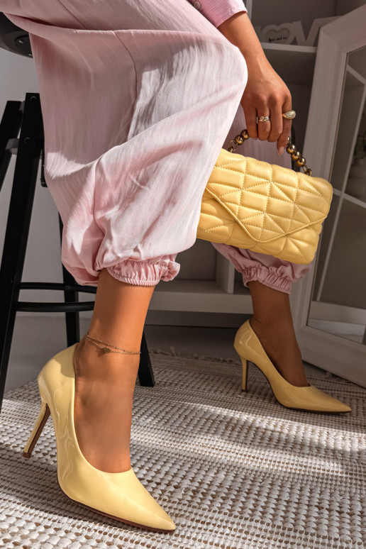 Salto alto patenteado clássicoImitacji Skóry cor amarela Odira