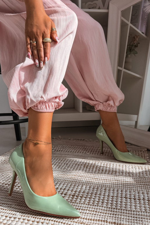 Salto alto patenteado clássicoImitacji Skóry cor verde Odira