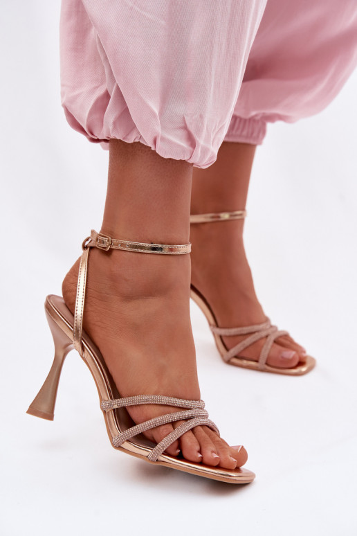 Sandálias femininas com salto Ze Zdobionymi Paskami Szampańskie Gedira