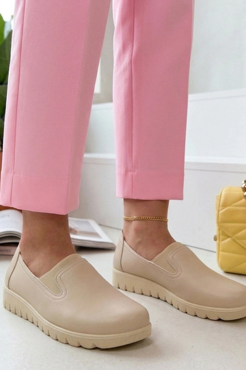 Botas de cano baixo em tom areia com salto baixo Isolde