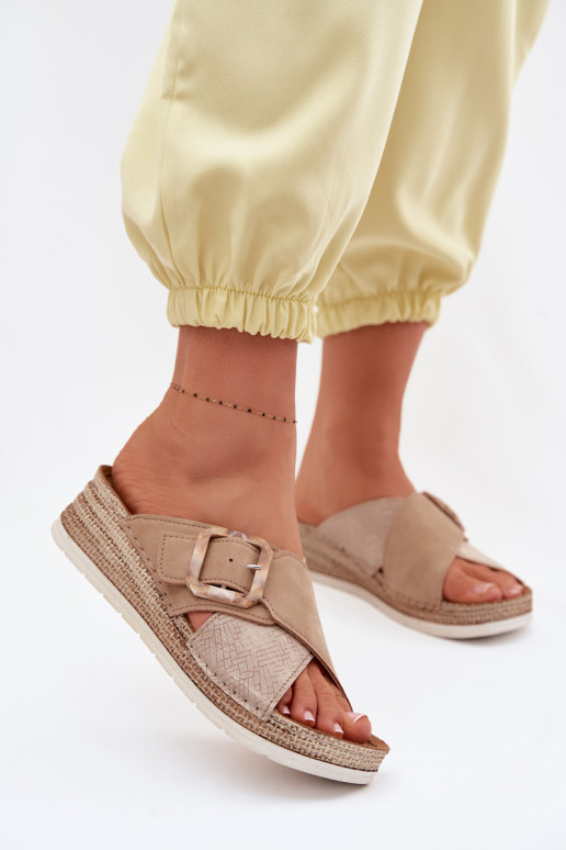 Chinelos femininos com uma plataforma decorar com fivelas Inblu RV000012 cor marrom