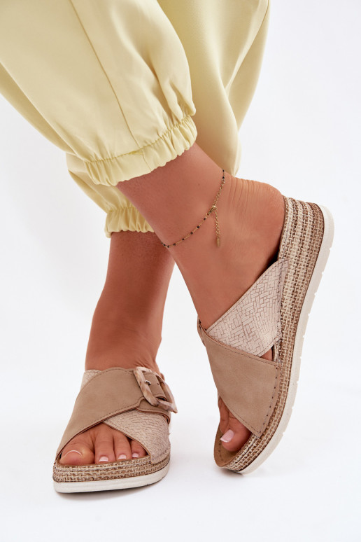 Chinelos femininos com uma plataforma decorar com fivelas Inblu RV000012 cor marrom