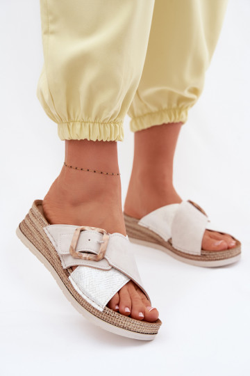 Chinelos femininos com uma plataforma decorar com fivelas Inblu RV000012 cor de marfim