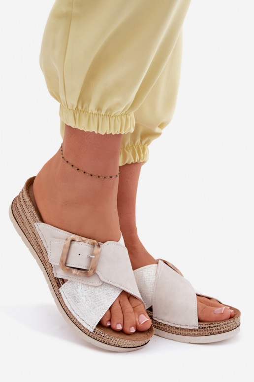 Chinelos femininos com uma plataforma decorar com fivelas Inblu RV000012 cor de marfim