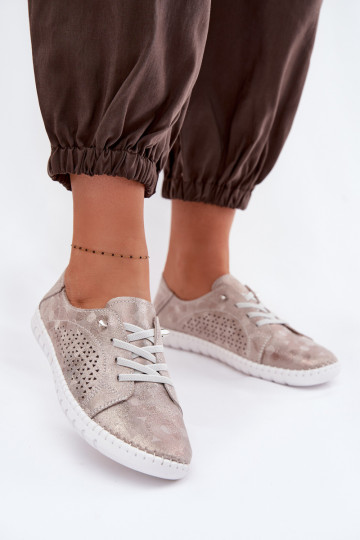 Sapatos femininos de camurça perfurados Feliva nas cores areia e dourado 2