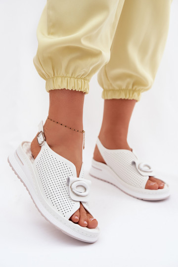 Sandálias femininas com detalhes decorativos Deliva cor branca 2