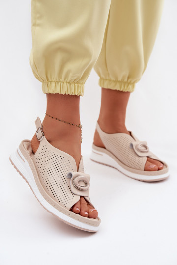 Sandálias femininas com detalhes decorativos Deliva cor areia 2