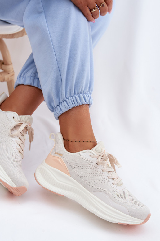 tênis Feminino com uma plataforma bege Gelirae