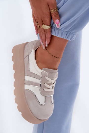 de camurça À modalo de tênis com uma plataforma GOE TT2N4052 cor branca