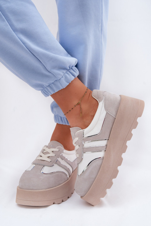 de camurça À modalo de tênis com uma plataforma GOE TT2N4052 cor branca