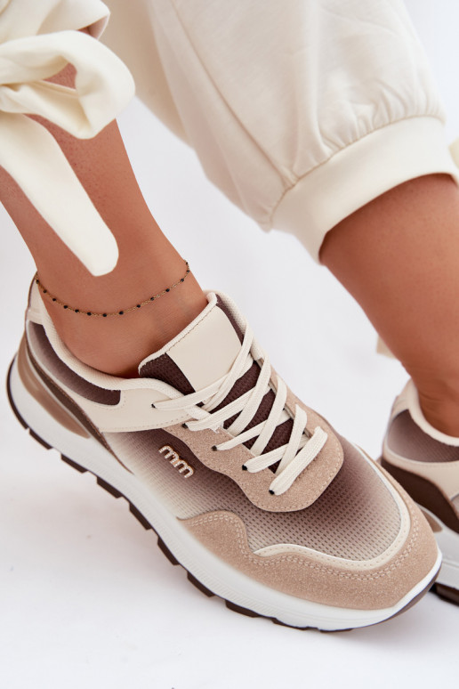 À modalo de tênis Feminino com uma plataforma cor marrom Lelmira