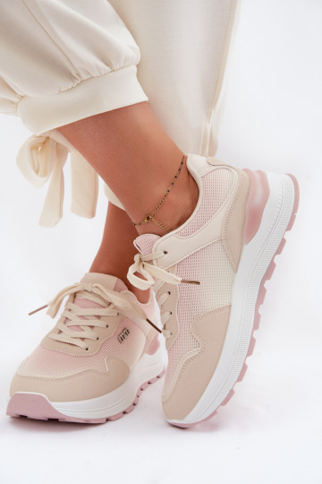 À modalo de tênis Feminino com uma plataforma bege Lelmira