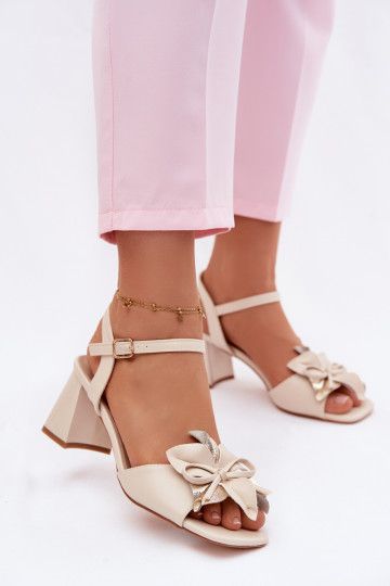 Sandálias femininas de salto alto Com decorações Uma flor Vinceza 20283 bege 2