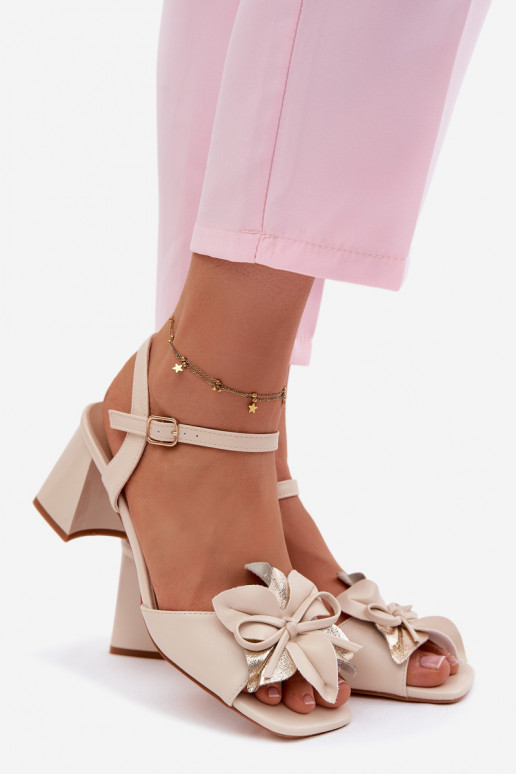 Sandálias femininas de salto alto Com decorações Uma flor Vinceza 20283 bege