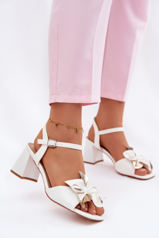 Sandálias femininas de salto alto Com decorações Uma flor Vinceza 20283 cor branca