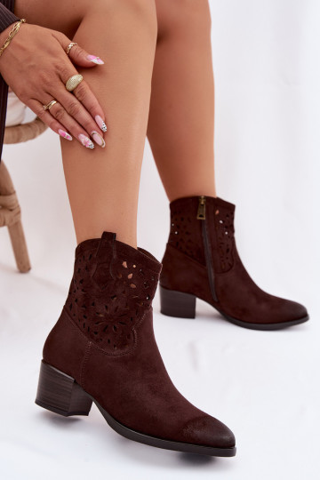 Botinhas femininas com detalhes vazados Vinceza 58452 cor chocolate