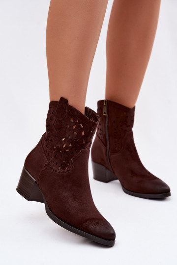 Botinhas femininas com detalhes vazados Vinceza 58452 cor chocolate 2