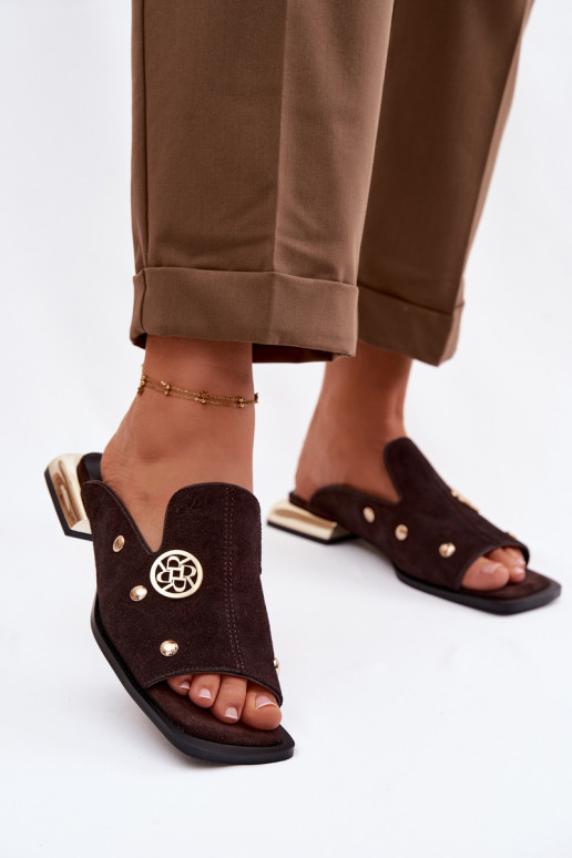 chinelos de camurça Ze cor douradami Ozdobami D&A CR61-3061 CzekoladoParae