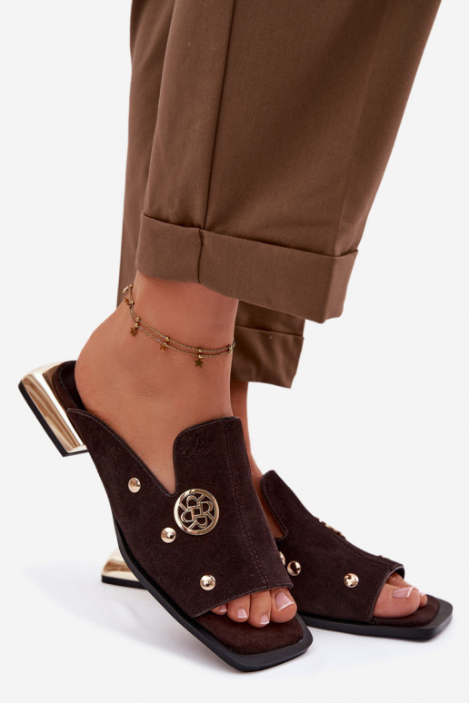 chinelos de camurça Ze cor douradami Ozdobami D&A CR61-3061 CzekoladoParae