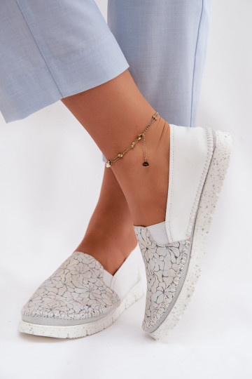 Sapatos femininos de couro com fecho Tai turiciejka 03512-70 cor branco-prata