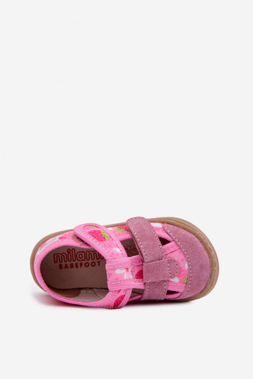 Chinelos Barefoot Infantil Milami morangos cor rosa Lumi