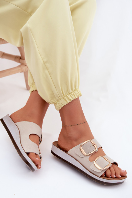 Chinelos femininos Ze cor douradami com fivelasmi Inblu CP000061 bege