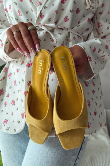 Chinelos femininos Habilitado Smukłym Obcasie cor amarela Revina