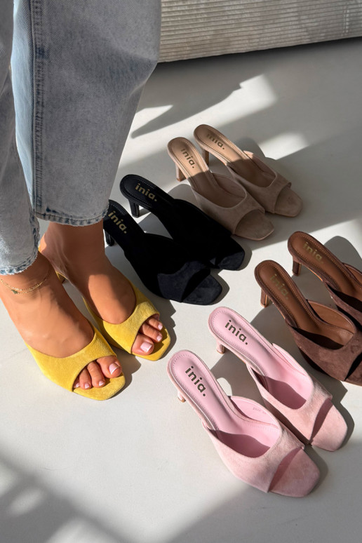 Chinelos femininos Habilitado Smukłym Obcasie cor amarela Revina