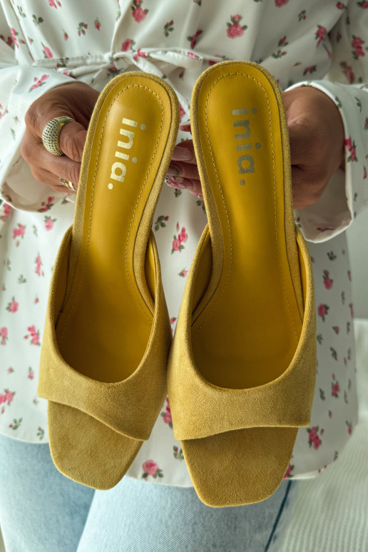 Chinelos femininos Habilitado Smukłym Obcasie cor amarela Revina
