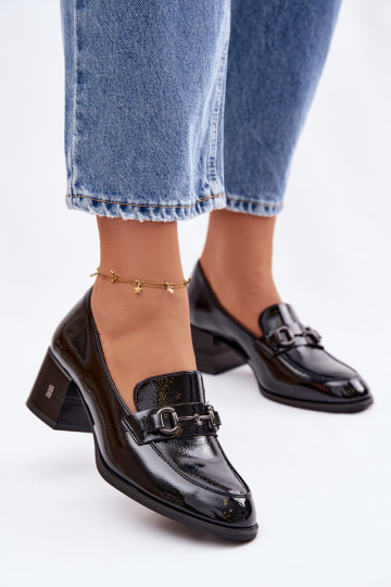 Sapatos de couro envernizados femininos com saltos Vinceza 18116 pretos