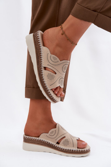 Chinelos de couro Feminino com uma plataforma S.Barski GR61-5915 bege