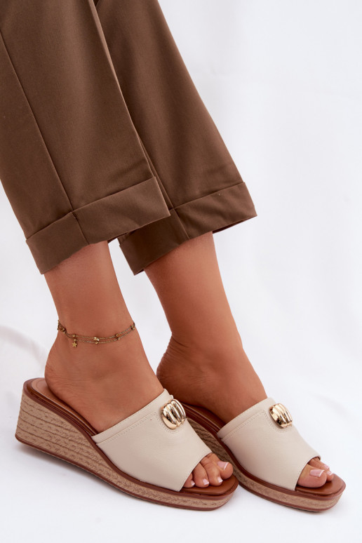 Chinelos femininos com uma plataformaImitacją Plecionki Sergio Leone KL325 bege