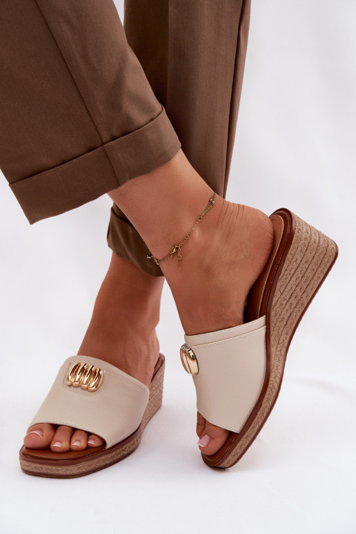 Chinelos femininos com uma plataformaImitacją Plecionki Sergio Leone KL325 bege