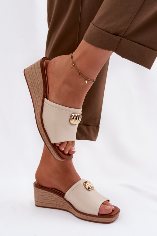 Chinelos femininos com uma plataformaImitacją Plecionki Sergio Leone KL325 bege