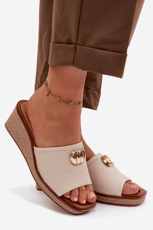 Chinelos femininos com uma plataformaImitacją Plecionki Sergio Leone KL325 bege