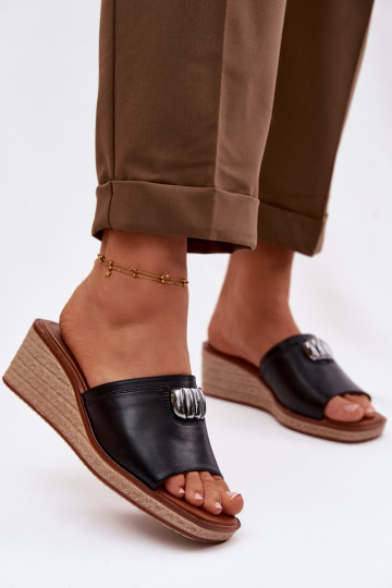 Chinelos femininos com plataforma imitando trançado Sergio Leone KL325 na cor preta