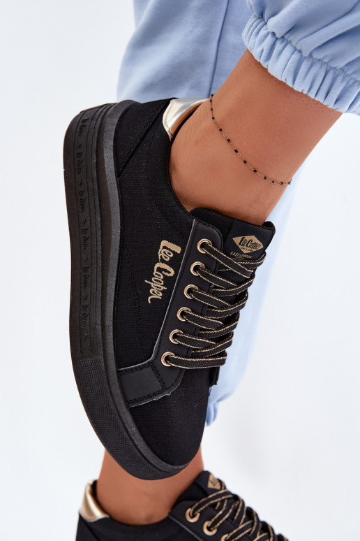 Sapatos de lazer com uma plataforma Lee Cooper LCEM-26-44-4476 cor preta