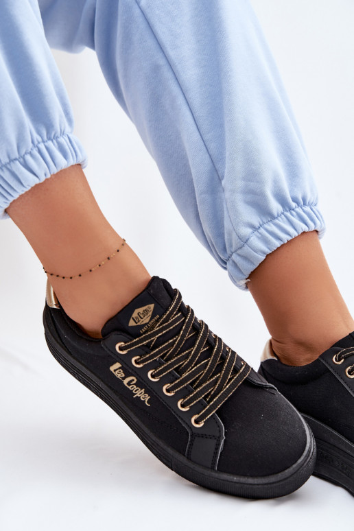 Sapatos de lazer com uma plataforma Lee Cooper LCEM-26-44-4476 cor preta