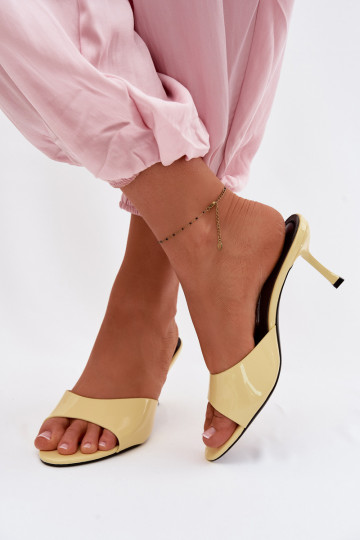 com efeito verniz ChinelosImitacji Skóry com salto fino cor amarela Melissea 2