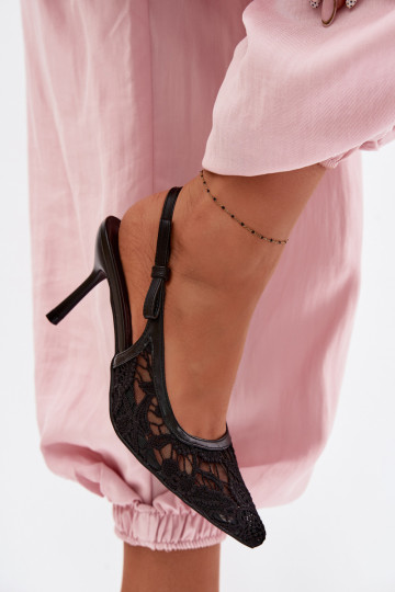 Sandálias femininas com salto fino com renda cor preta Pelivelle