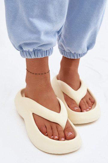 Chinelos femininos com espuma Chinelos cor de marfim Roux