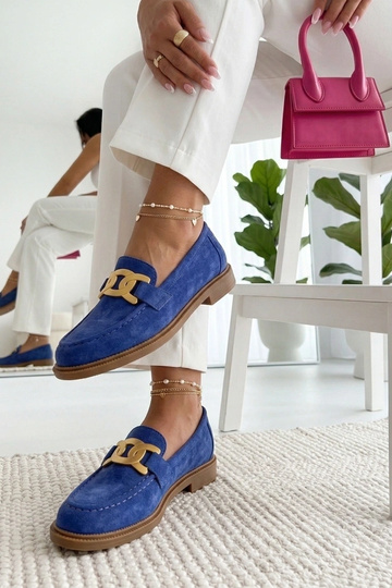 Mocassins azuis com fivela decorativa Leopoldyna
