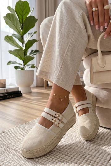 Espadrilhas em tom de areia...