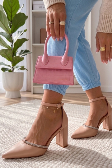 Sapatos em tom areia com zircônias Madeleine 2