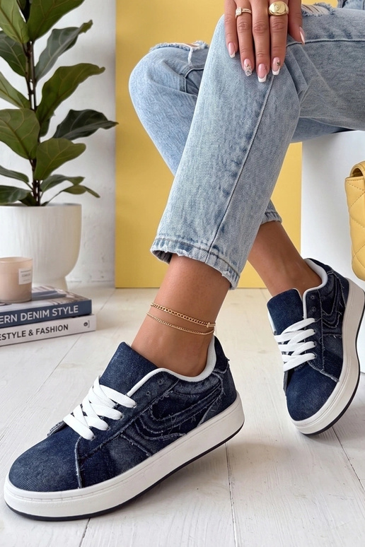 Tênis azul-marinho com plataforma...