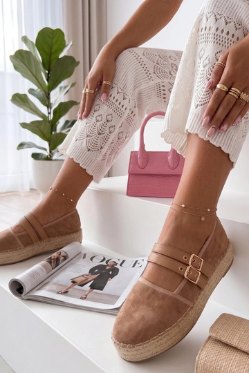 Espadrilhas de plataforma... 2