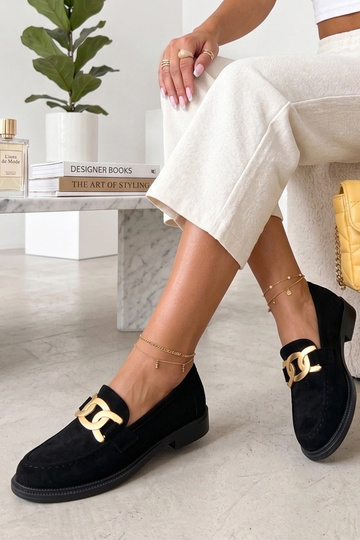 Mocassins pretos com fivela decorativa Leopoldyna 2