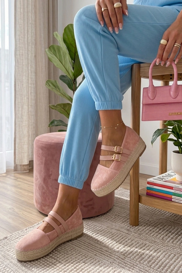 Espadrilhas rosas em... 2