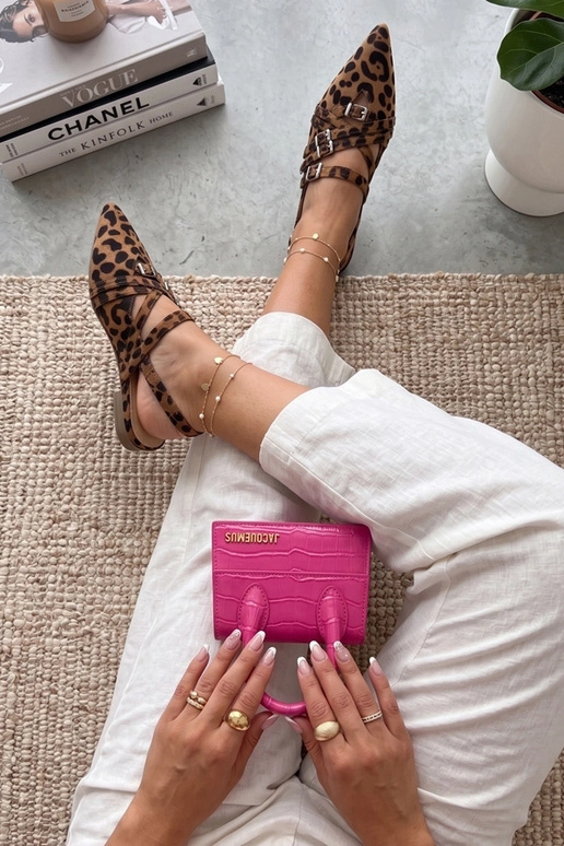 Bailarinas com estampa de onça e...