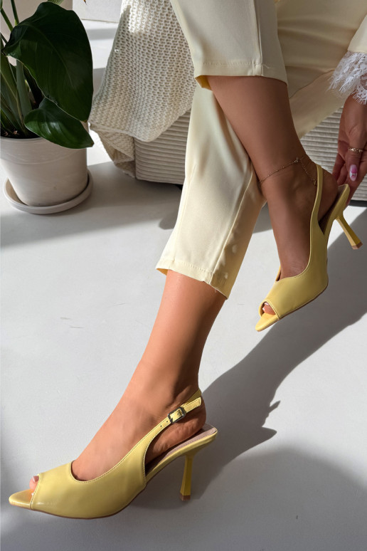Sandálias femininas com saltos finos amarelas Sevina